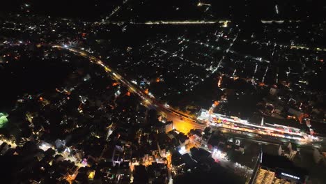 vista aérea sobre la famosa calle au co y el mercado de flores en hanoi