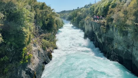 Cascada-De-Huka-Falls-En-Nueva-Zelanda