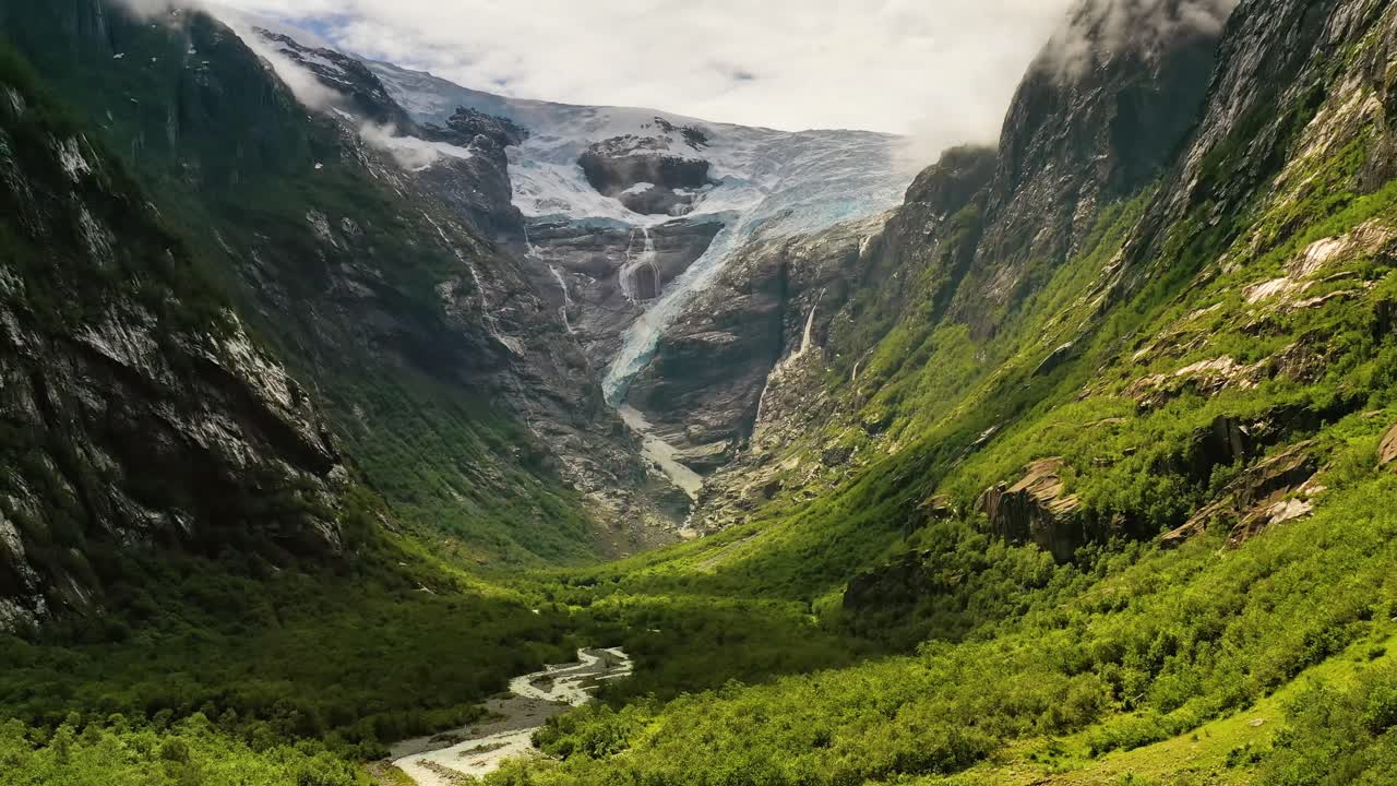Bellissima natura Norvegia: Ghiacciaio Kjenndalsbreen