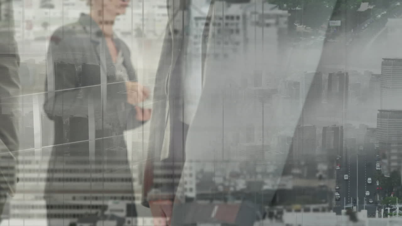 도시 풍경의 공중 전망에 맞서 손을 흔드는 사업가들의 중간 섹션의 디지털 구성