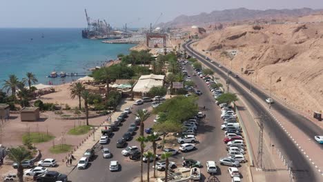 Estacionamiento-De-La-Playa-De-Moshe-En-Eilat-Israel-En-Un-Día-Soleado-Cerca-Del-Mar-Rojo