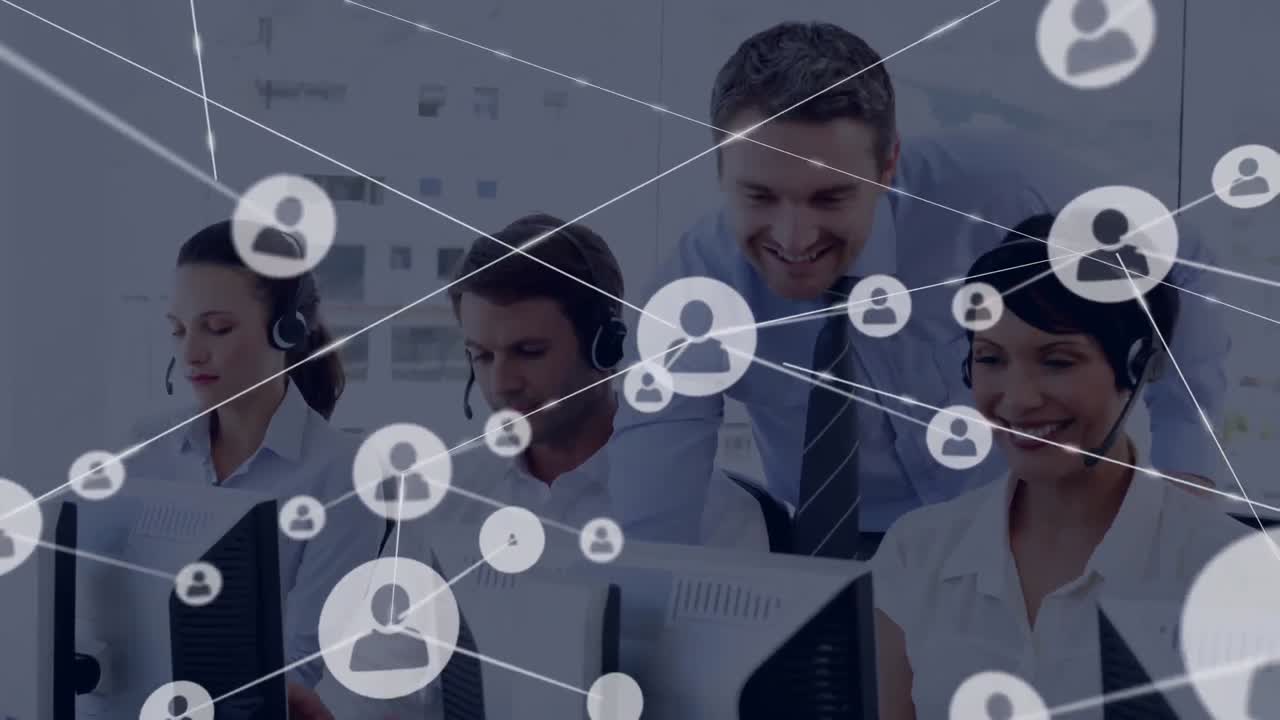 animación de la red de conexiones a través de personas de negocios que usan auriculares telefónicos