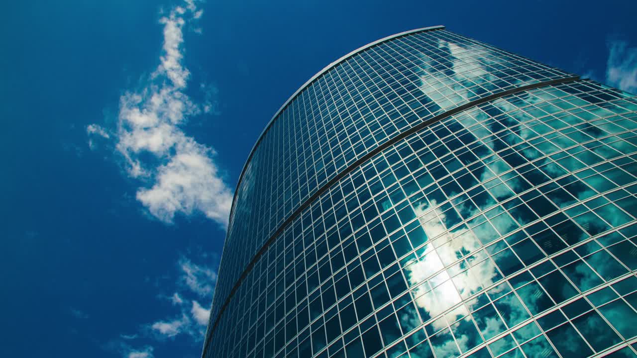 회사 건물 타임 스, 태양과 구름, 유리 위의 반사