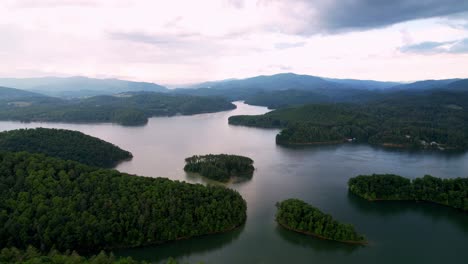 Lufthochaufnahme-Watauga-Lake-Tennessee-In-Der-Nähe-Von-Johnson-City-Tennessee,-Kingsport,-Bristol-Und-Elizabeth