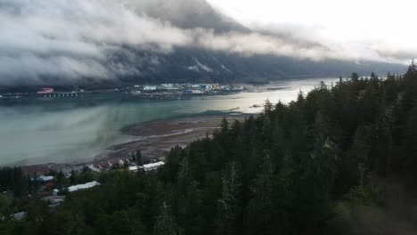 paysage naturel serein dans les montagnes de l'alaska