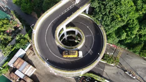 Hong-Kong-Victoria-Road-Island-West-Transit-Station-Mehrstufige-Zufahrtsstraße