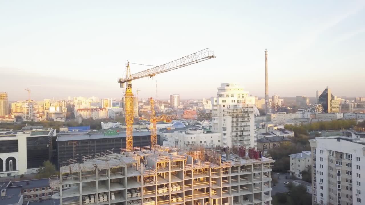 sitio de construcción en una ciudad