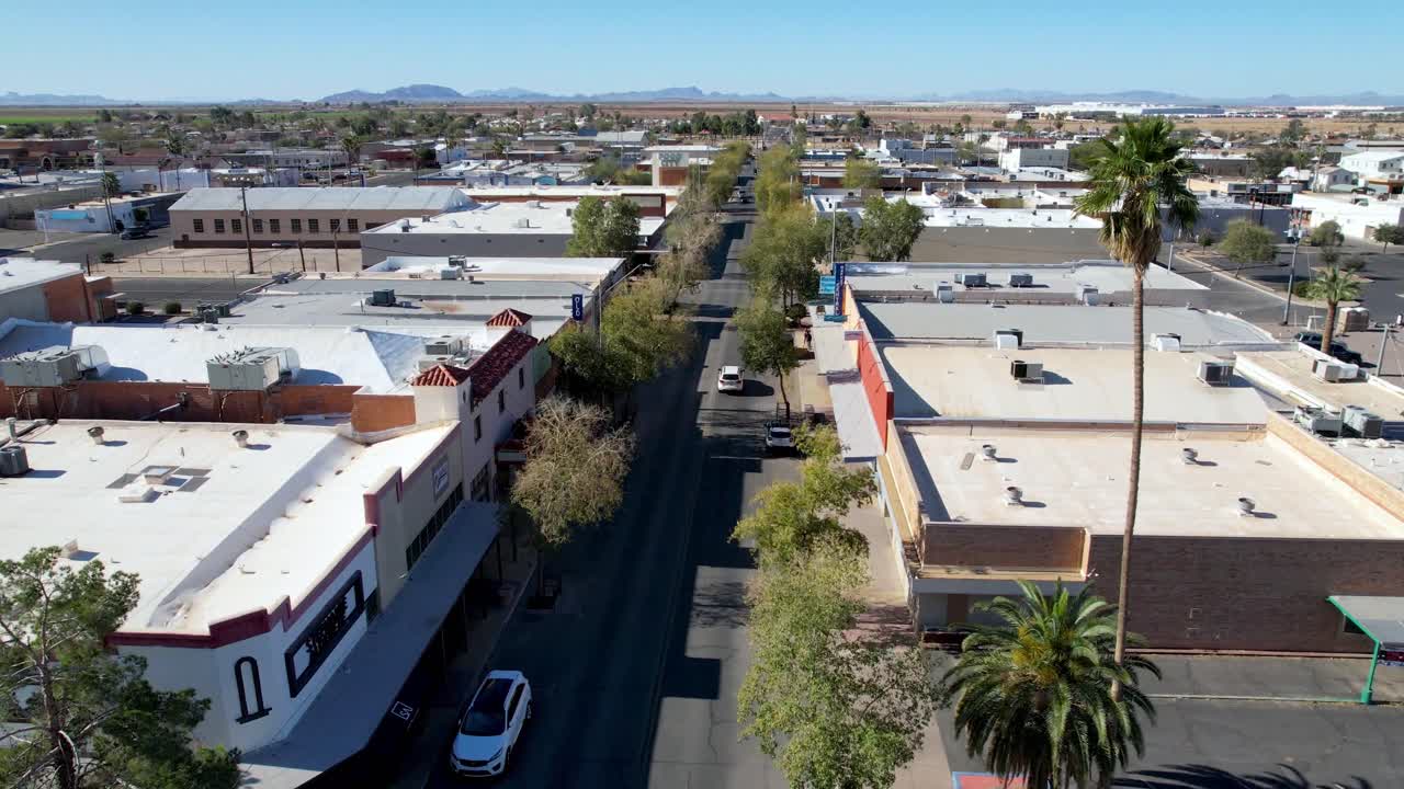 Vista aerea di Casa Grande, Arizona, sopra le palme