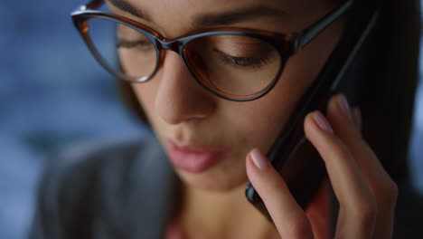 Business-woman-face-closeup.-Disappointed-businesswoman-calling-mobile-phone