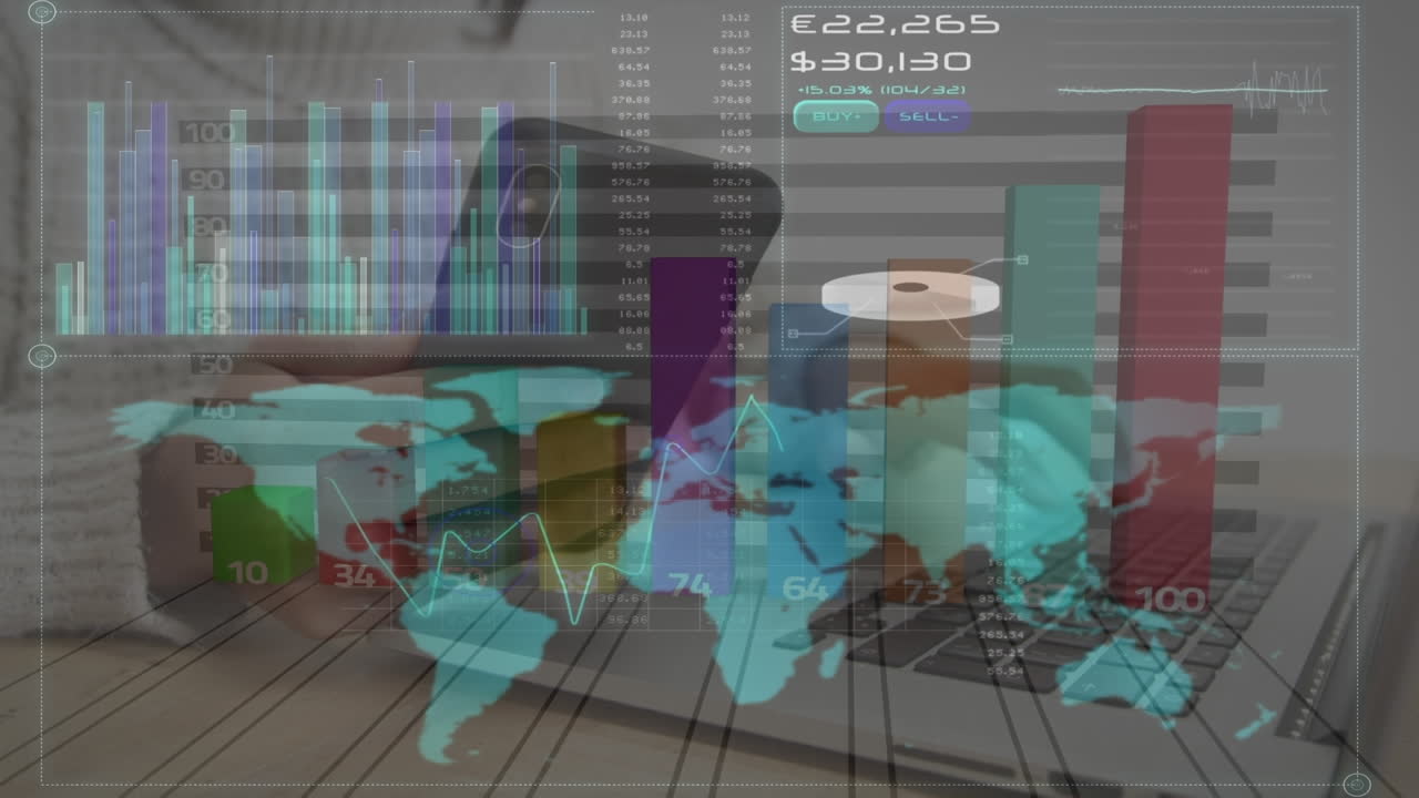 анимация финансовых данных и графиков над руками женщины с помощью ноутбука и смартфона
