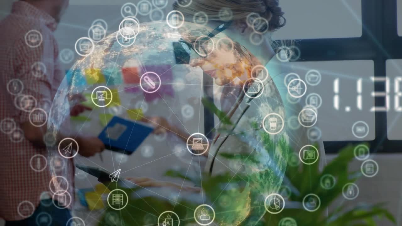 Video verticale: Uomo che consegna un libro blu con animazioni di globo e icone di connessione, donna che pianifica con un tablet.