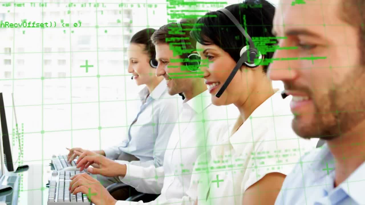 animación del procesamiento de datos financieros sobre personas que llevan auriculares de teléfono