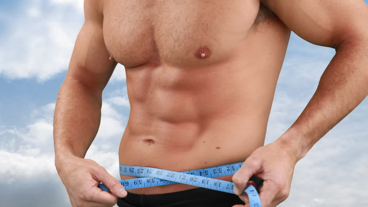 운동적인 몸매를 가진 벌거벗은 남자