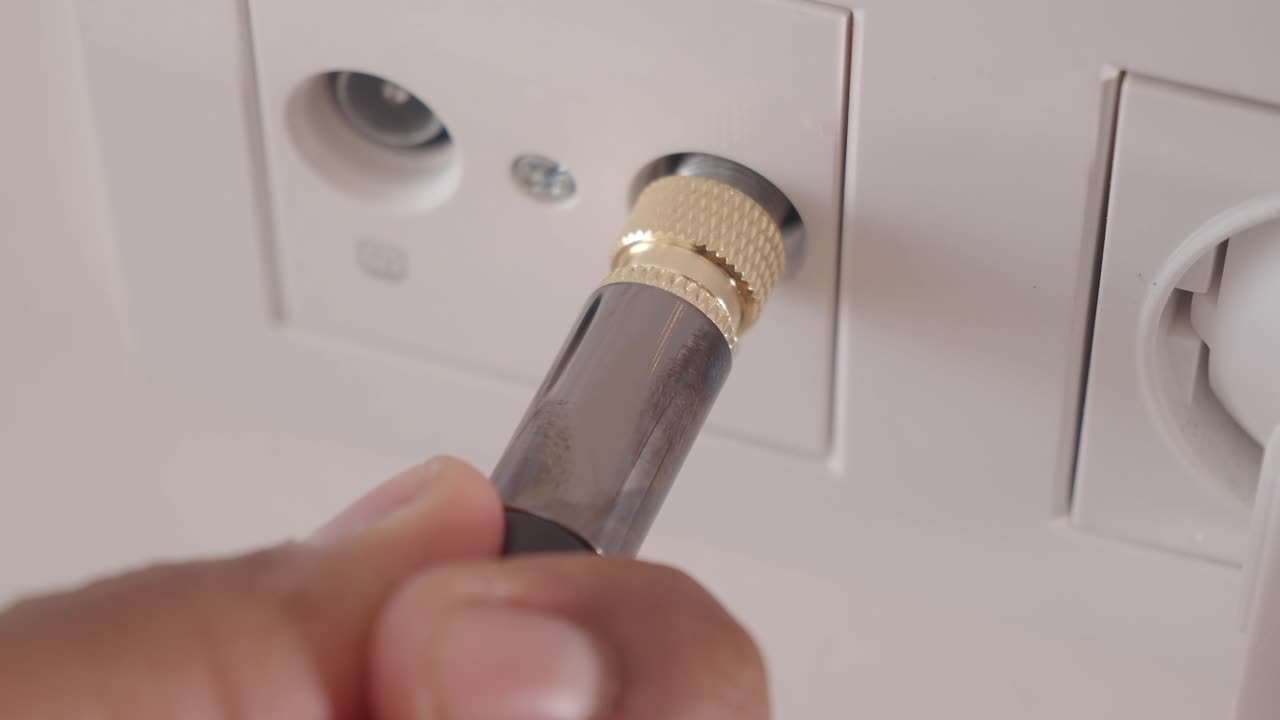 Connecting a TV Cable