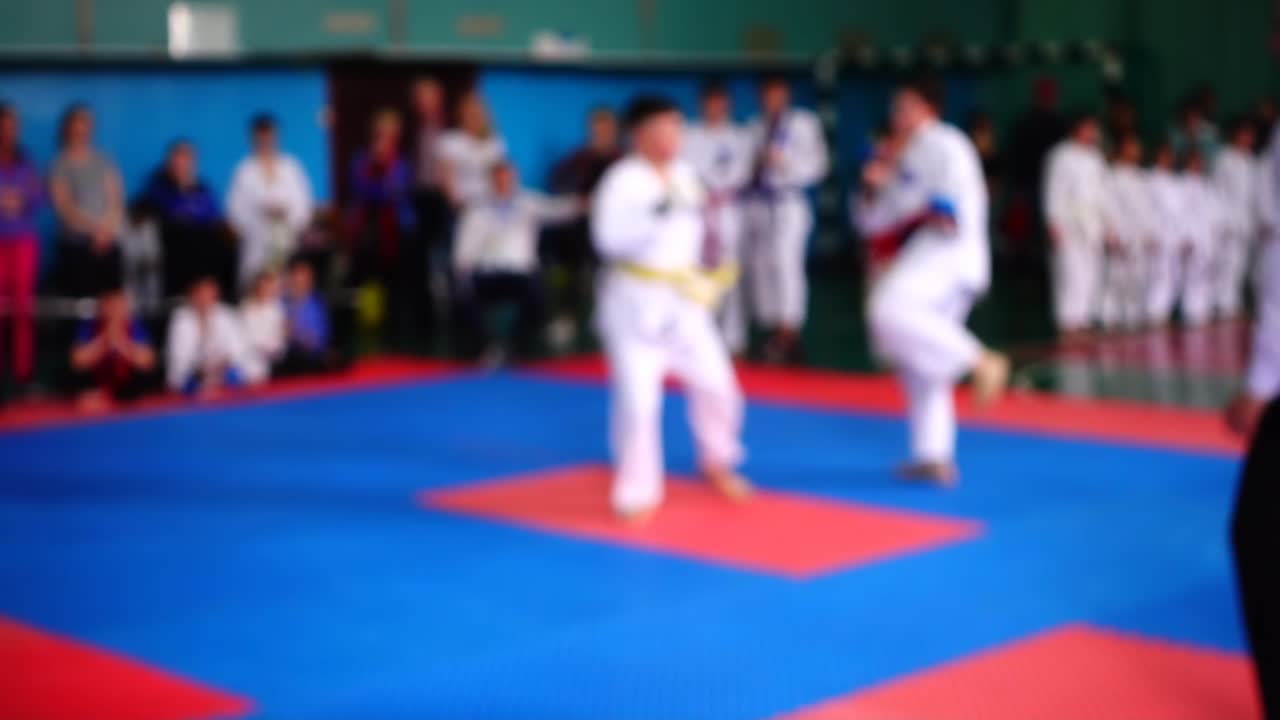 Competizioni di karate. Fuori fuoco. Slow motion
