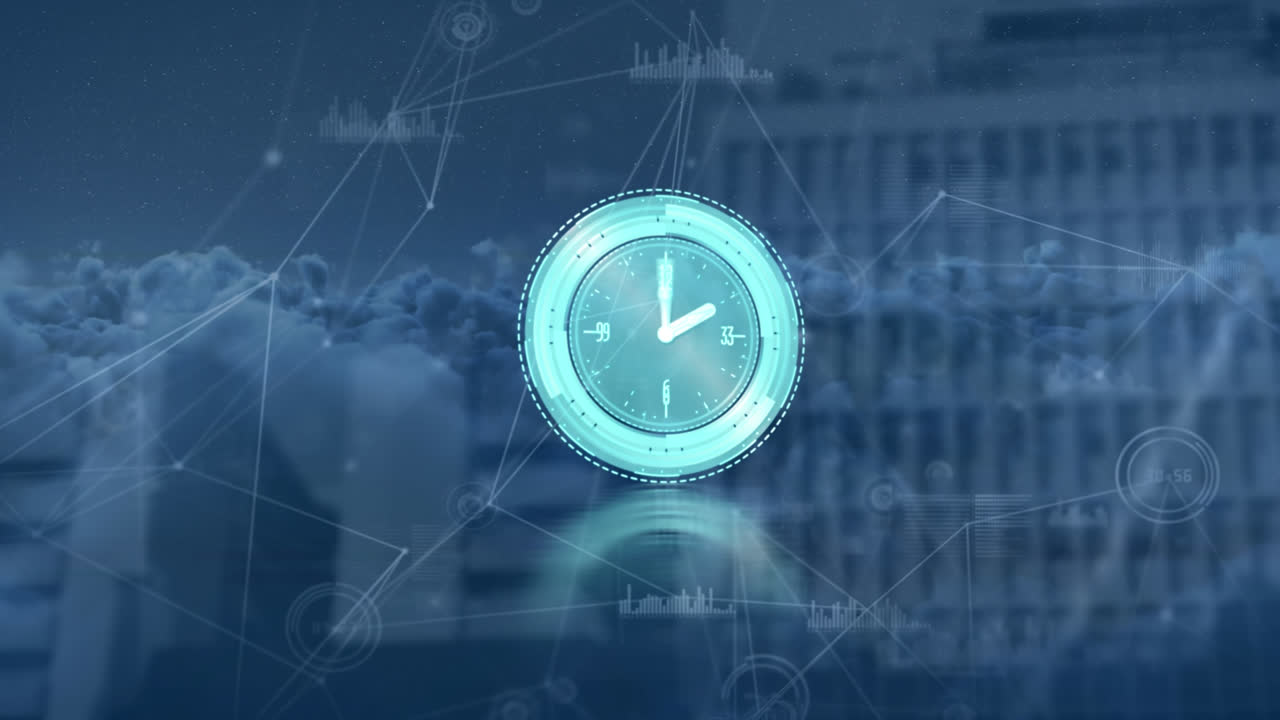 Animazione di un orologio in movimento su elaborazione dati e connessioni sopra le nuvole