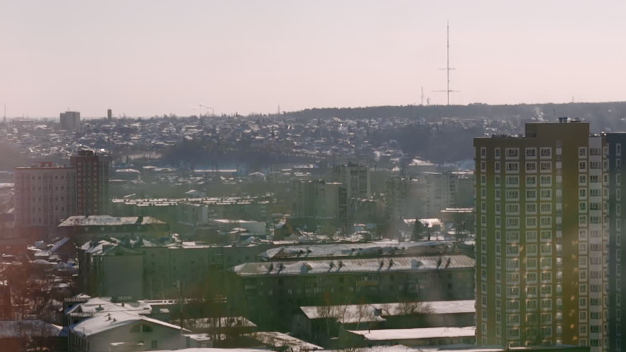 여름 에 건물 들 이 있는 큰 현대 도시 의 파노라마 뷰