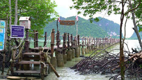 阿塔萊特灣 (attalet bay) 位於泰國納克洪省 (nakhon sri thammarat) 的木製橋,是泰國的旅遊地標