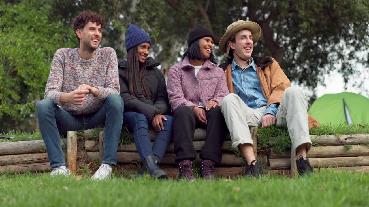 자연 속에서 친구들과 함께 휴식을 취하고 행복하게 캠핑하세요.