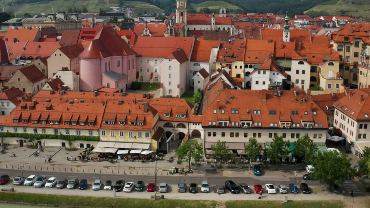 유럽 도시 의 공중 에서 볼 수 있는 모습