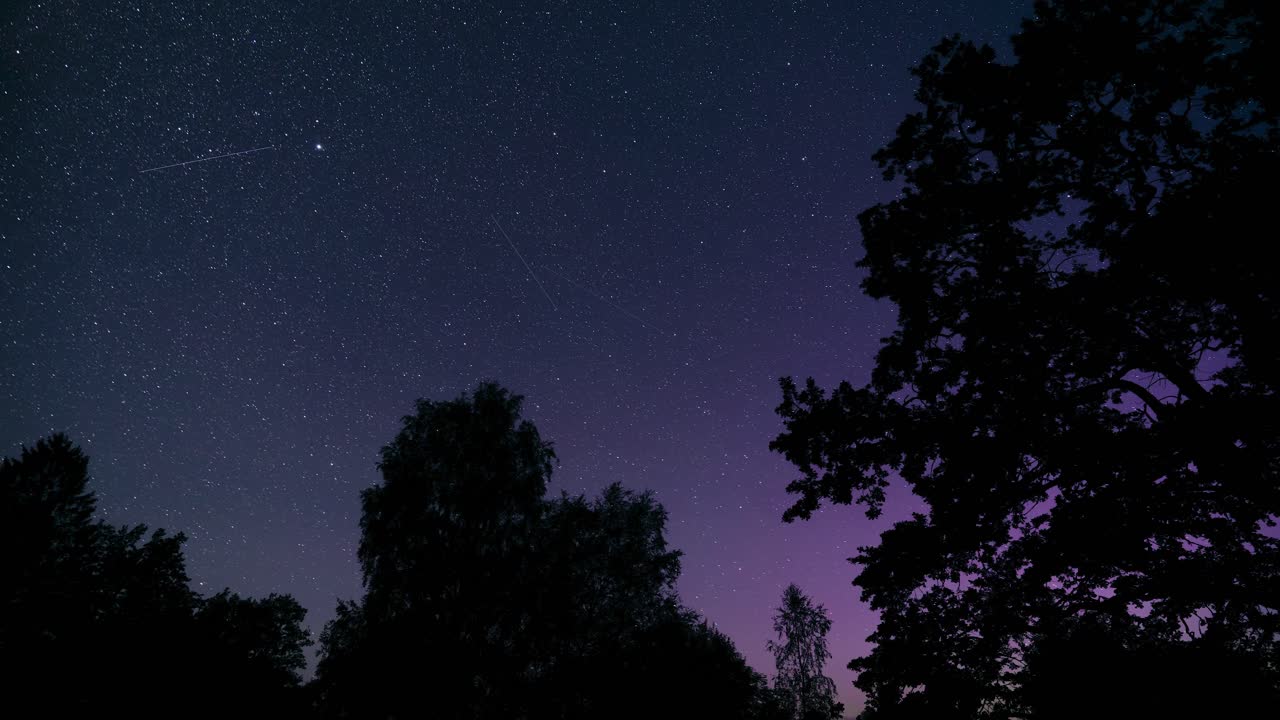 아름다운 밤하늘 타임 스, 별과 온화한 아우로라 보레알리스