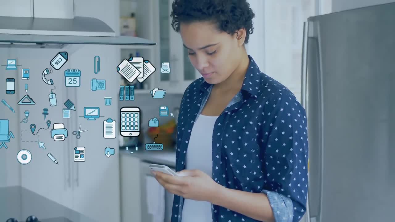 animación de iconos digitales sobre una mujer usando un teléfono inteligente