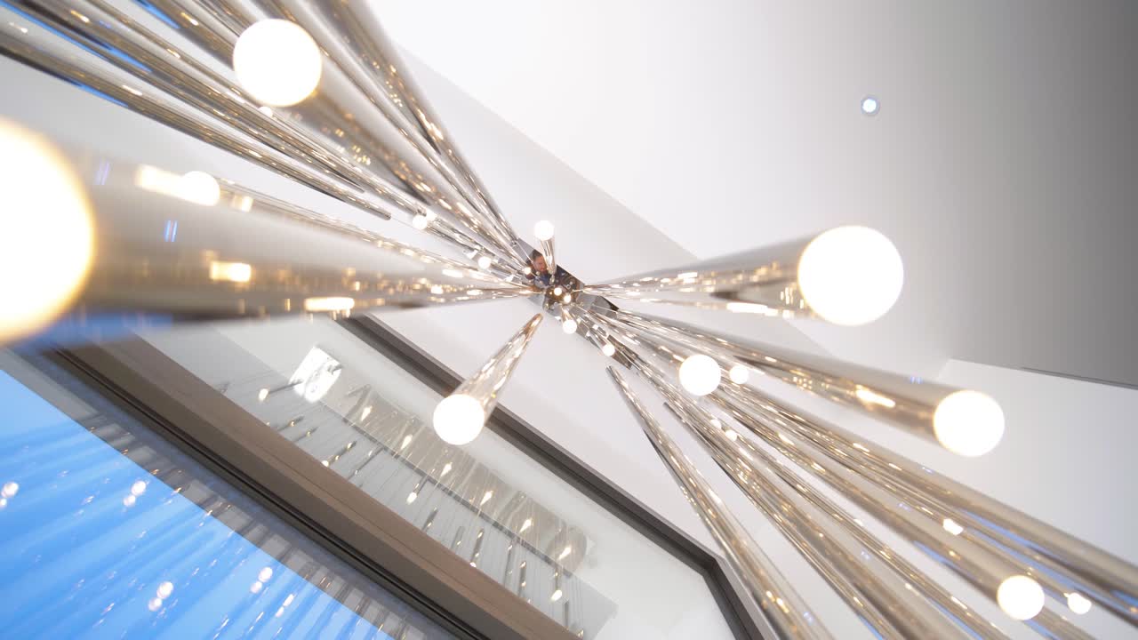 subiendo lentamente disparado en una lámpara de lujo colgando en una villa en francia