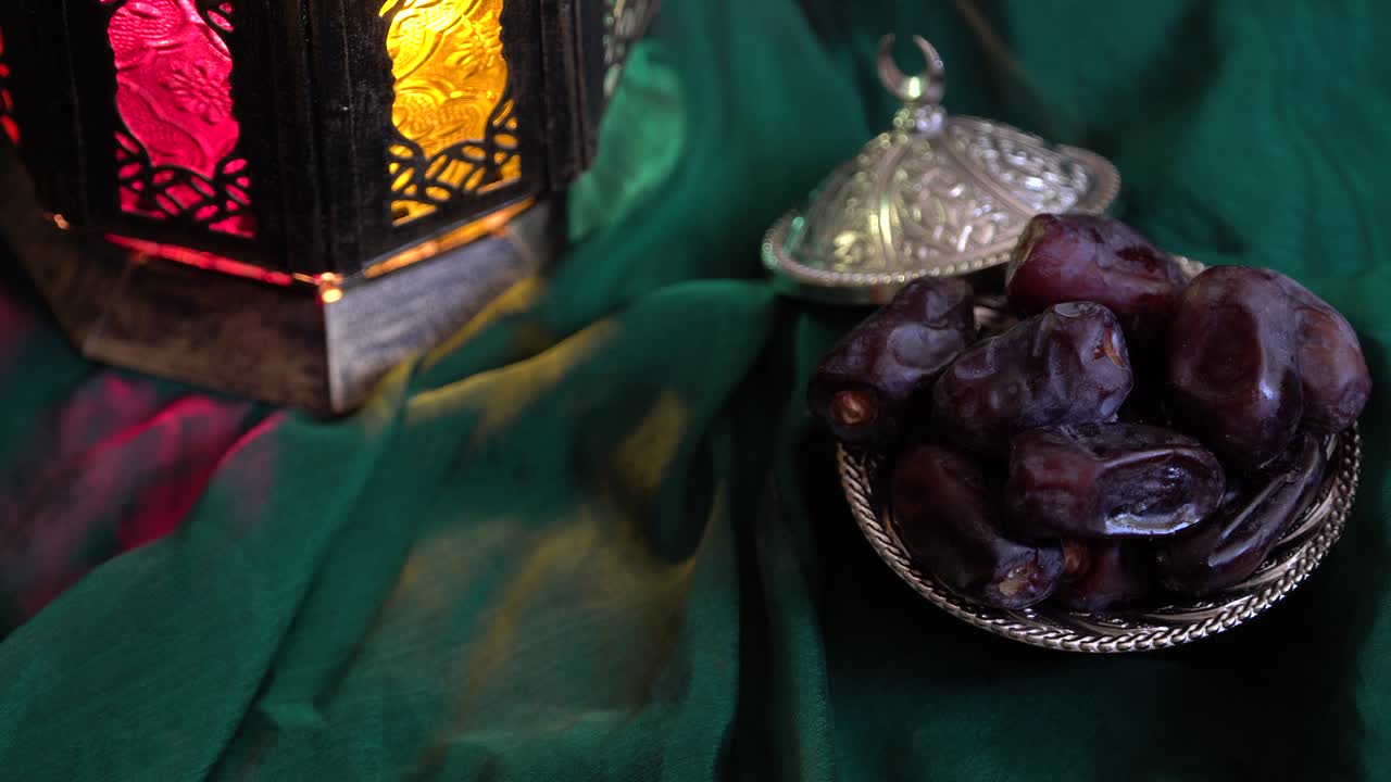 이프타르 저녁 식사 테이블, 이드 인사 커피, 무슬림 축제