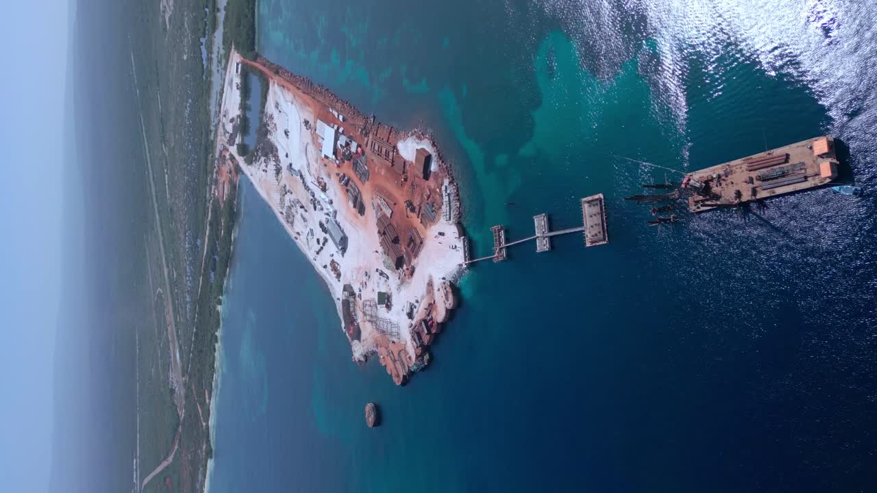Cantiere del nuovo porto a Cabo Rojo, Repubblica Dominicana, veduta aerea