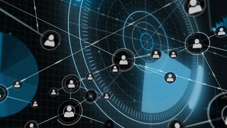 Animazione di una rete di connessioni con icone su elaborazione dati.