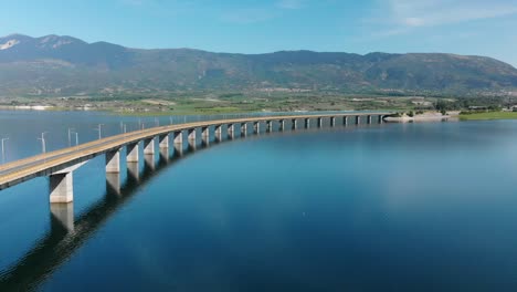 Techniti-Limni-Polifitou--Puente-Sobre-El-Lago-Polifitou-En-Grecia