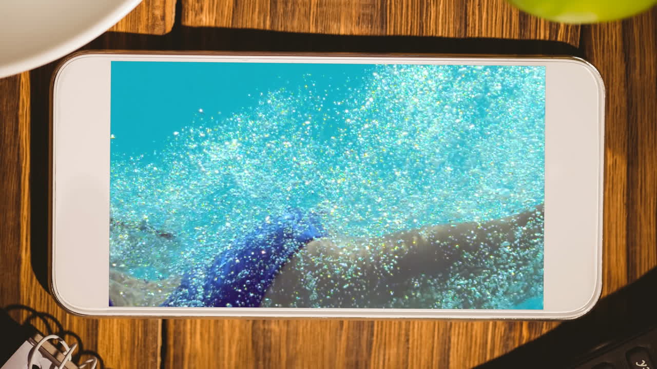 스마트폰에서 풀 비디오를 보여줍니다.