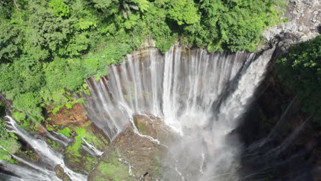 Vista-Aérea-Superior-De-Tumpak-Sewu