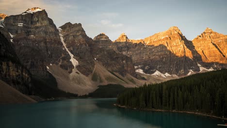 sunrise timelapse at lake morraine in banff, alberta