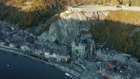 Charles-De-Gaulle-Bridge-Over-Meuse-River,-Notre-Dame-De-Dinant-Church-And-The-Citadel-In-Dinant-City,-Belgium