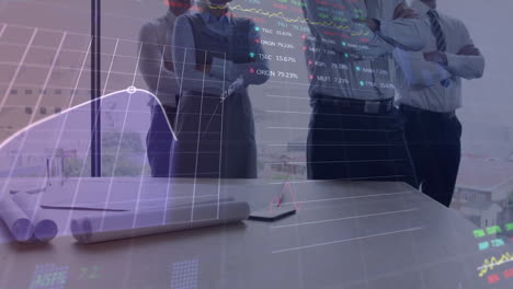 animación del procesamiento de datos digitales en un grupo diverso de personas de negocios