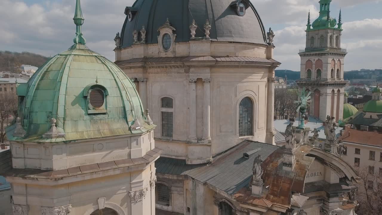 항공 도시 lviv, 우크라이나. 유럽 도시. 도시의 인기 있는 지역. 도미니카