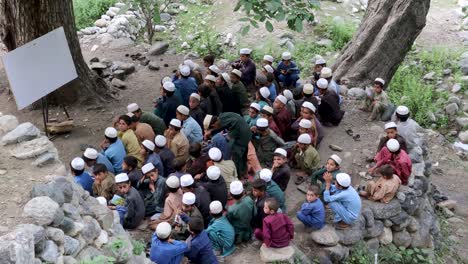 Learning-on-the-Floor:-Inside-a-Rural-Classroom-with-No-Desks