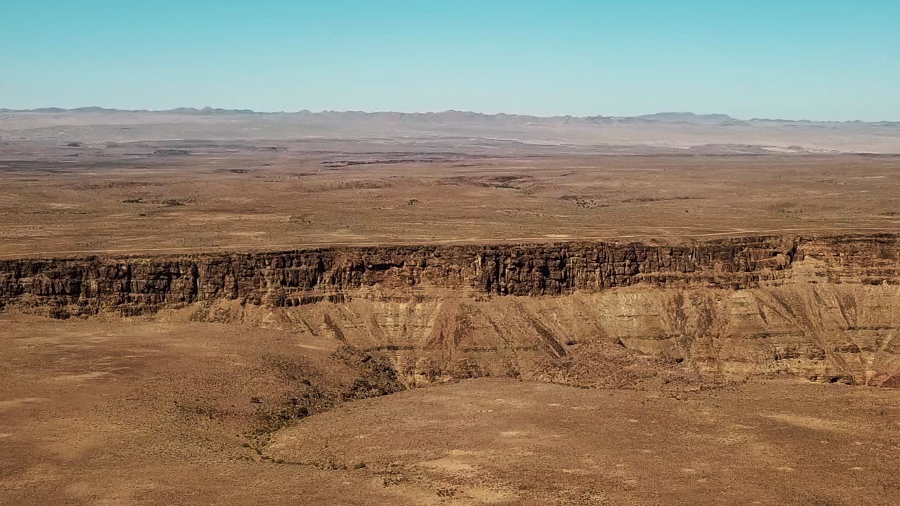 cañón del río fish en namibia, toma aérea de drones africanos