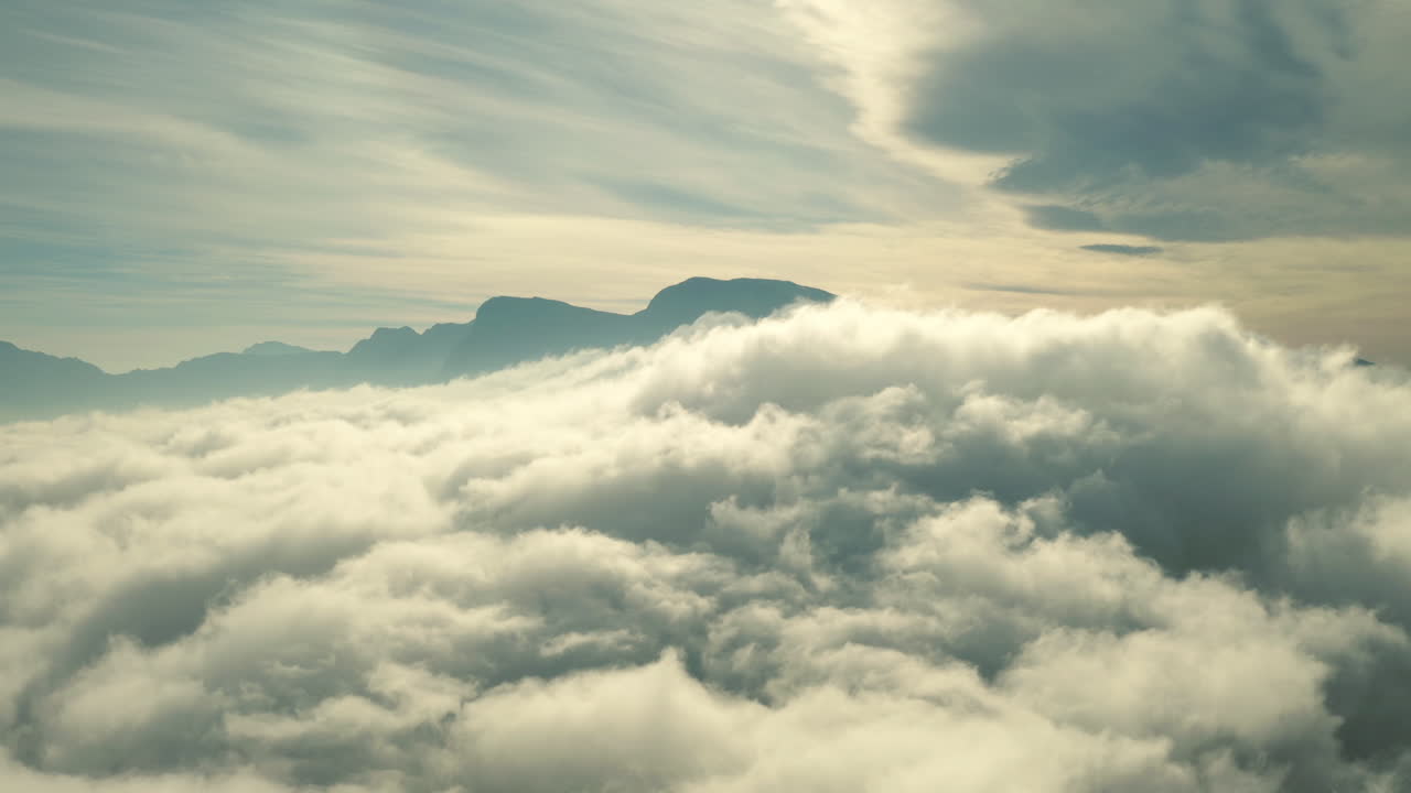 Clouds know what it's like to truly be free