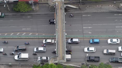 Verkehrszeitraffer-In-Bangkok,-Von-Der-Spitze-Eines-Gebäudes