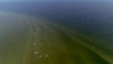 Vista-Aérea-De-La-Costa-Del-Mar-Báltico