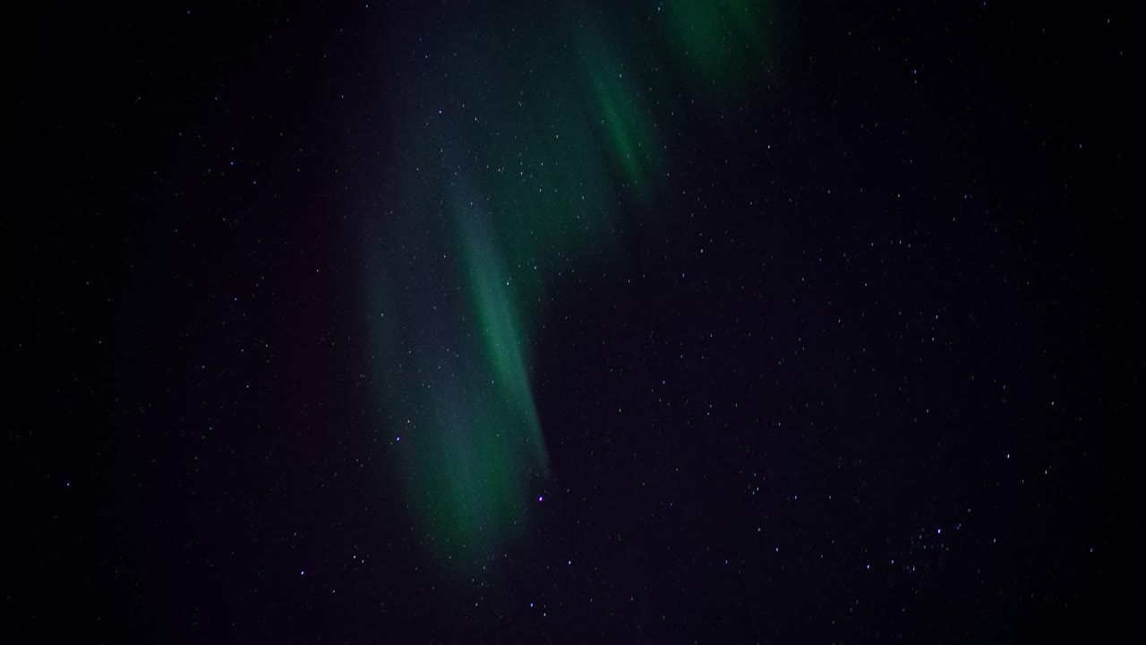 северное сияние млечный путь северные огни темный цветный горизонт, галактика ночью