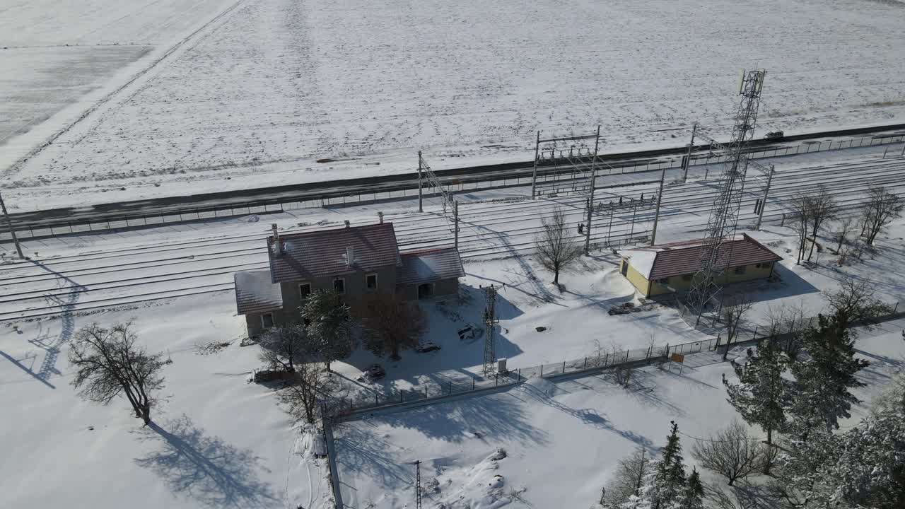 눈 내리는 기차역