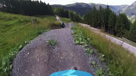 Live-on-a-downhill-bike-in-Austria,-filmed-with-a-GoPro-8