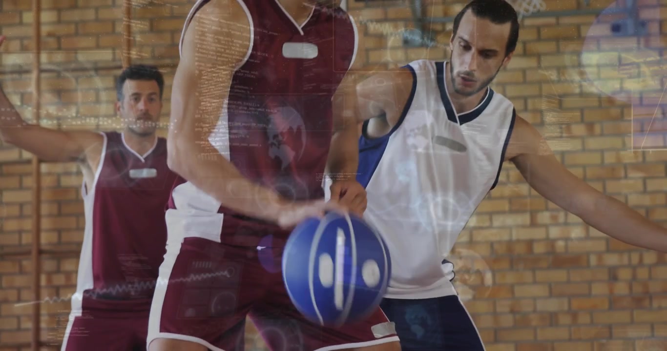 Giocatore di basket che palleggia basso su un campo, facendo perno per proteggere la palla mentre un difensore si allunga.