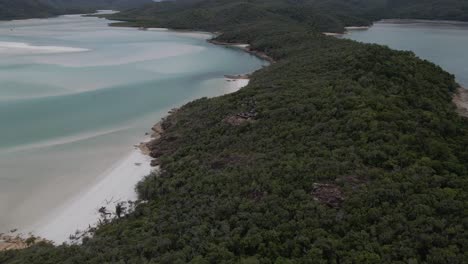 Whitehaven-Beach---Hill-Inlet-And-Whitsunday-Islands-National-Park-In-Queensland,-Australia
