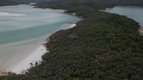 Whitehaven-Beach---Entrada-De-La-Colina-Y-Parque-Nacional-De-Las-Islas-Whitsunday-En-Queensland,-Australia