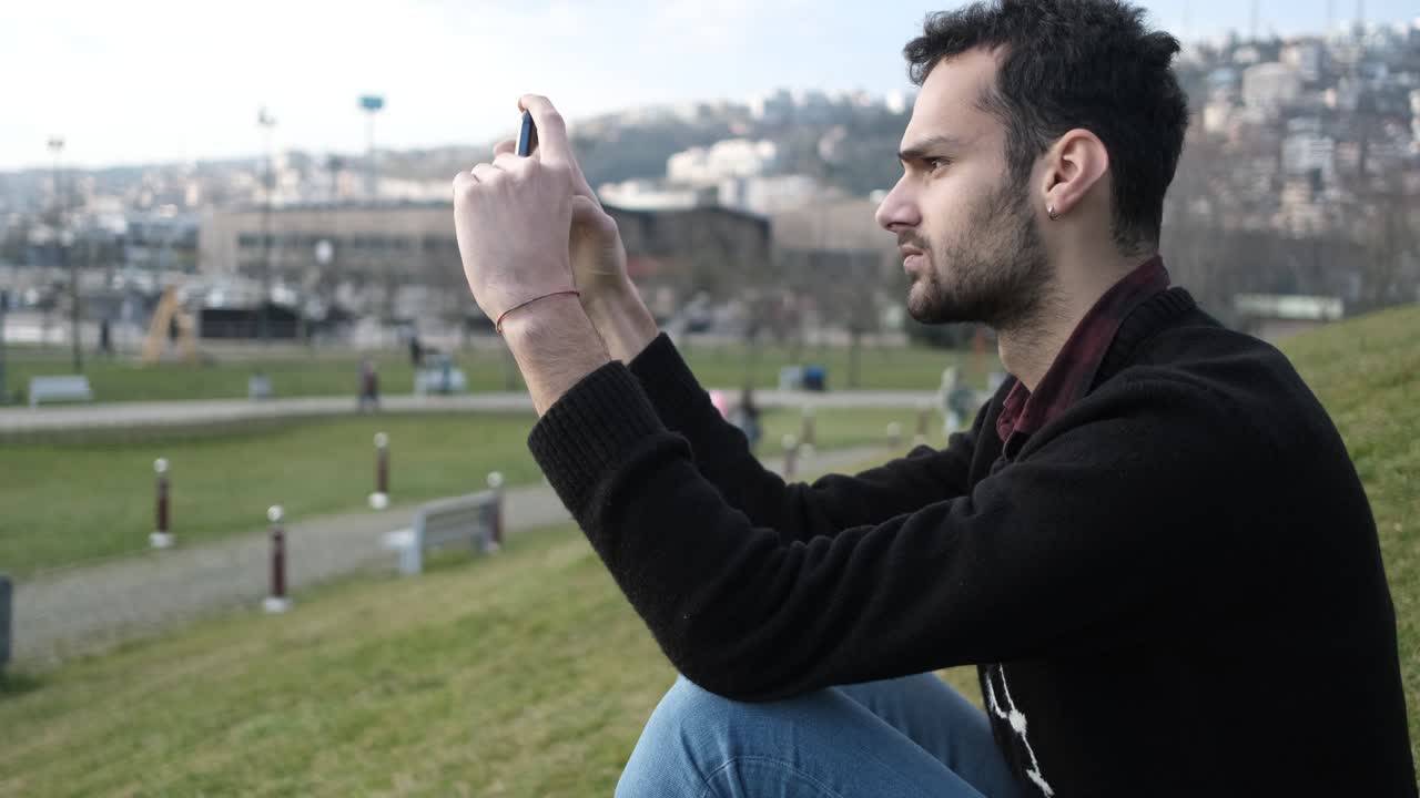 tomar fotos en el parque.