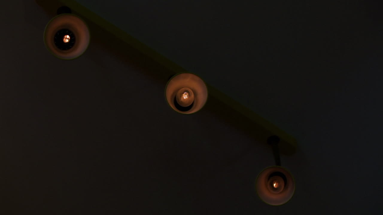 tres luces parpadeantes